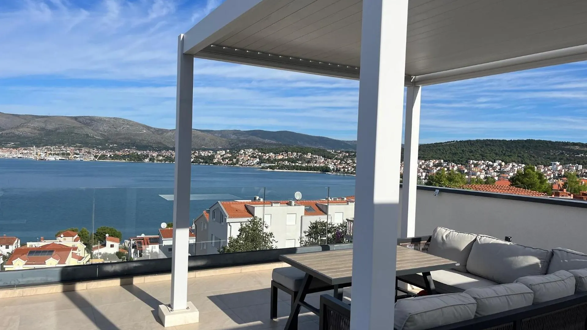 Villa Sofrania- Panoramic Views, Pool, Hot Tub, Location! Trogir 0*,  Kroatien