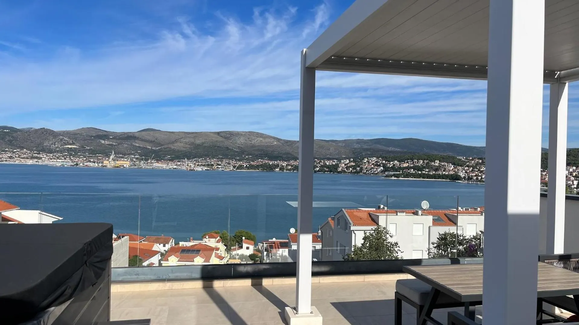 Villa Sofrania- Panoramic Views, Pool, Hot Tub, Location! Trogir