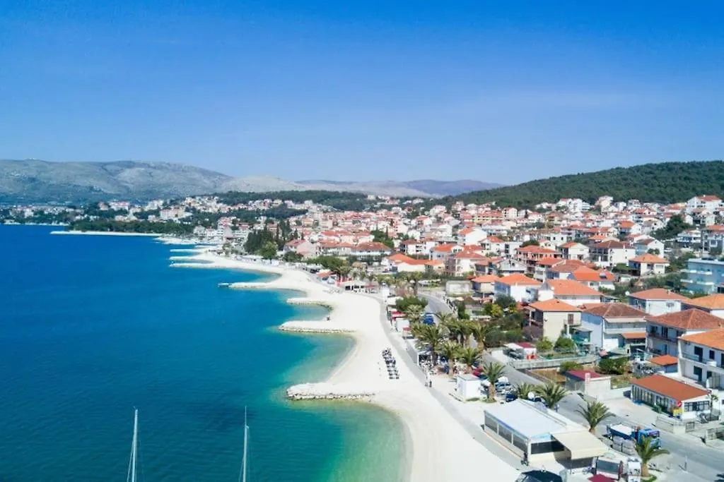 Villa Sofrania- Panoramic Views, Pool, Hot Tub, Location! Trogir