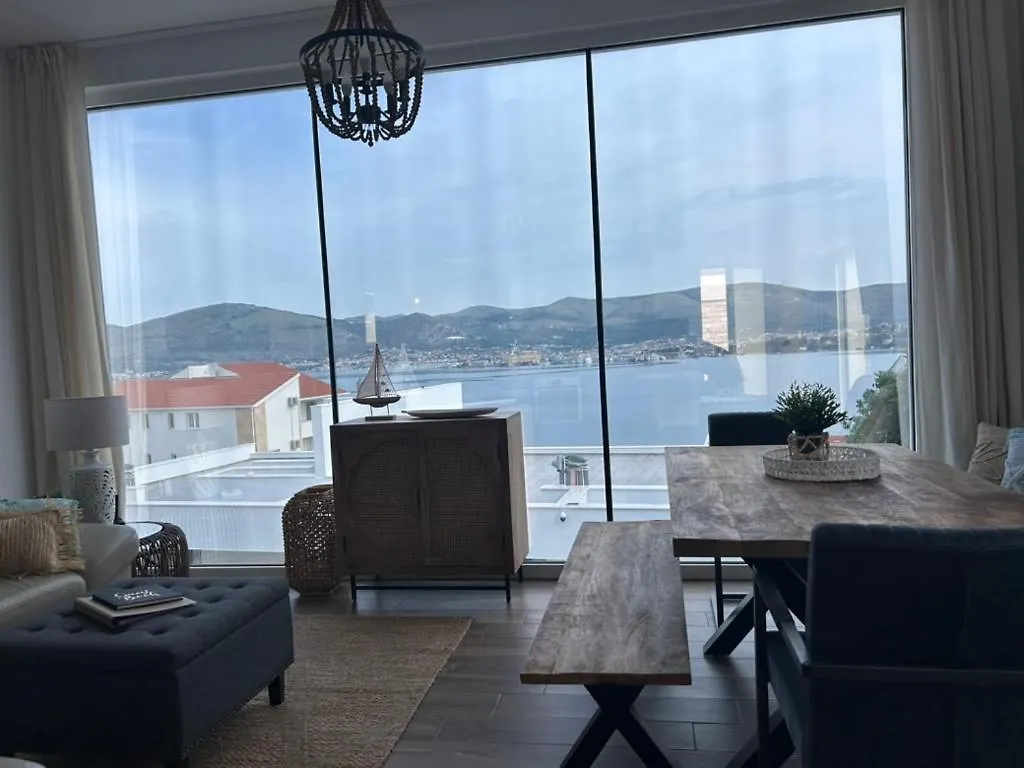 Villa Sofrania- Panoramic Views, Pool, Hot Tub, Location! Trogir 0*,