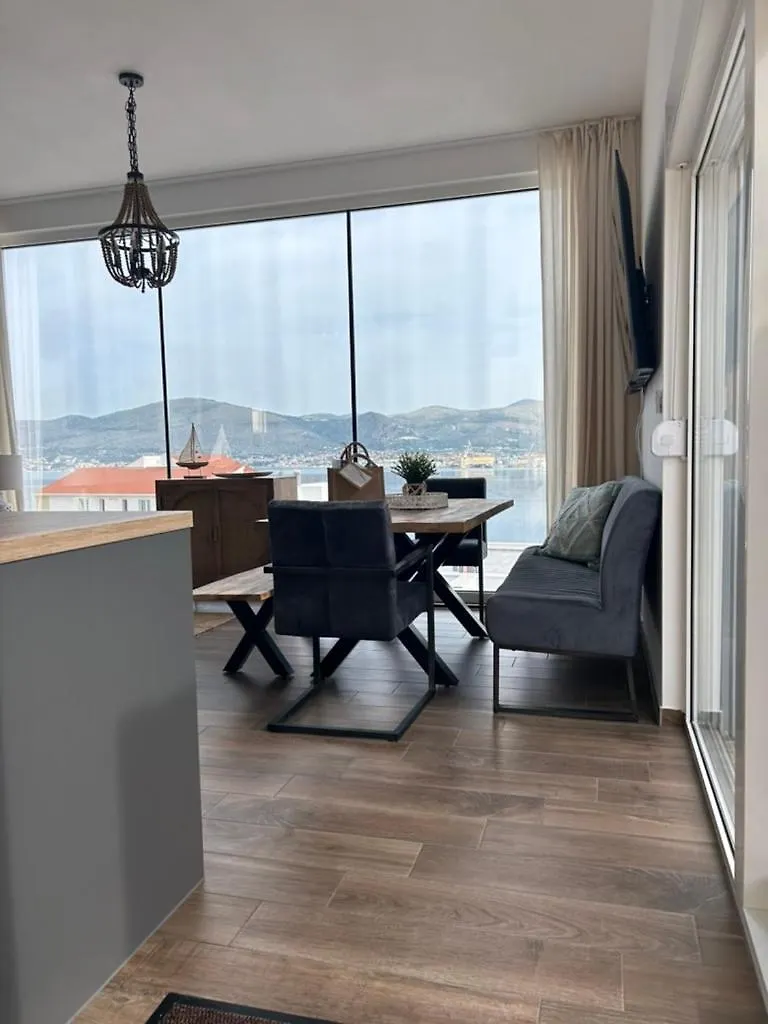 Villa Sofrania- Panoramic Views, Pool, Hot Tub, Location! Trogir 0*,  Kroatien