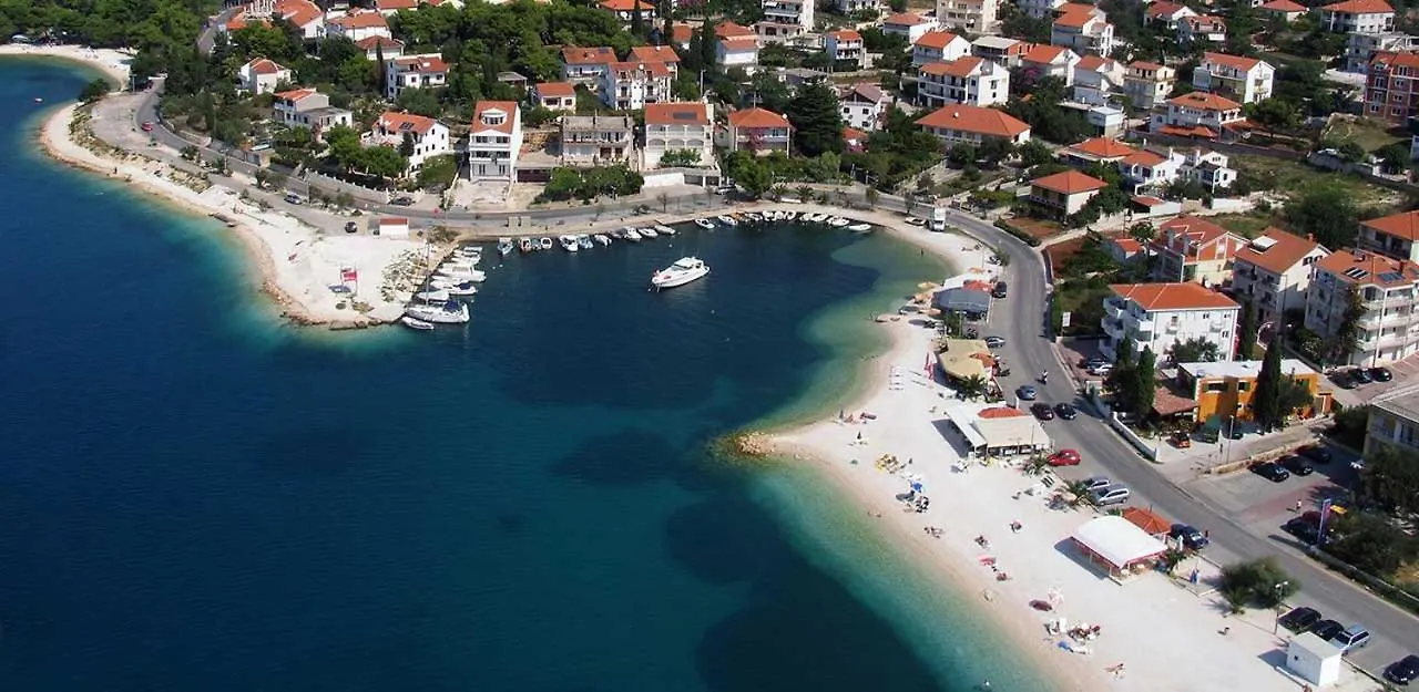 Villa Sofrania- Panoramic Views, Pool, Hot Tub, Location! Trogir 0*,